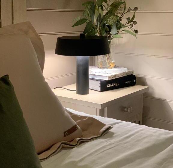 ベッドアンドブレックファースト Two Truffles Cottage Accommodation