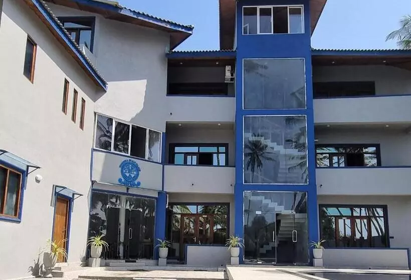 Hotelli Dhammika Beach Palace