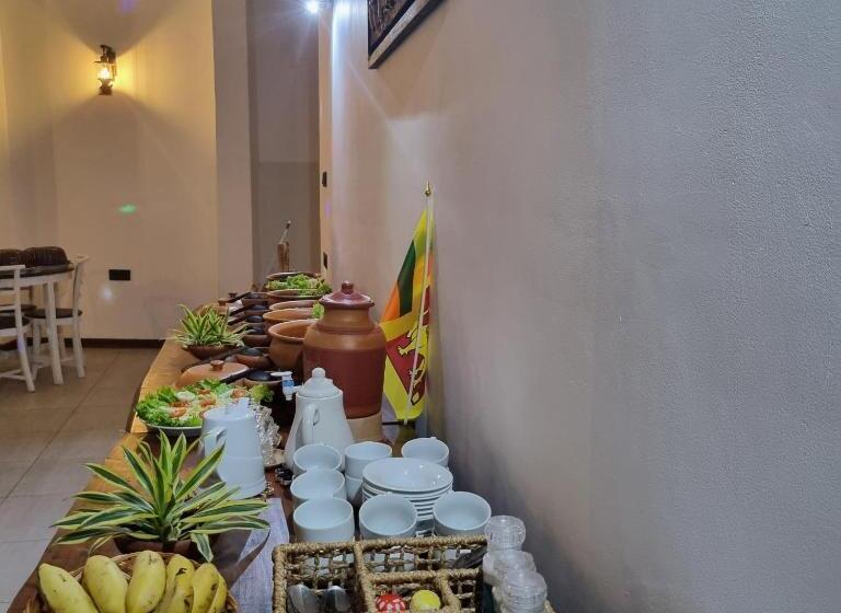 فندق Dhammika Beach Palace