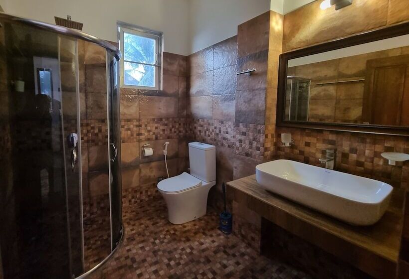 فندق Dhammika Beach Palace