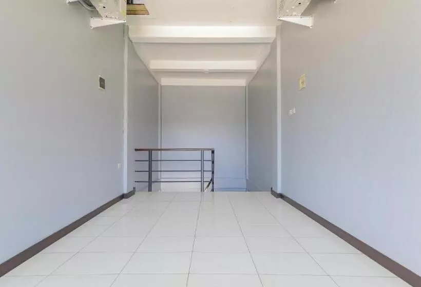 Hotelli Koolkost Near Stasiun Batutulis