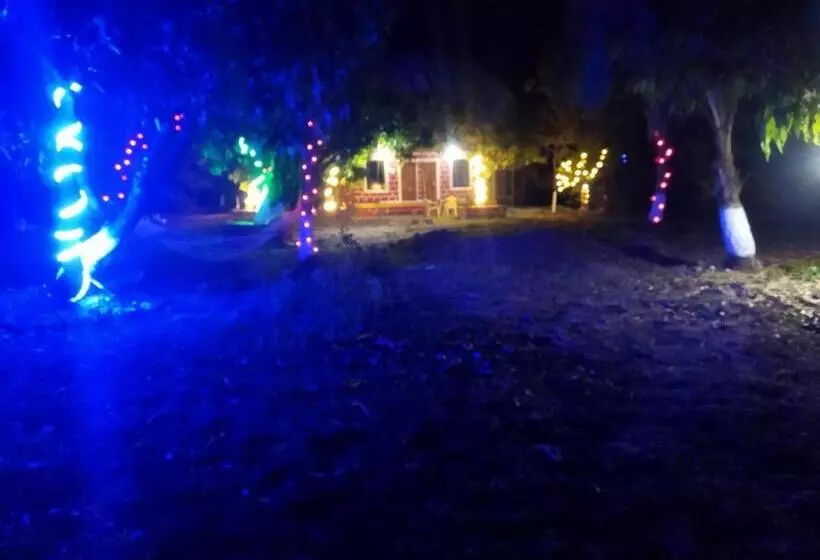 ホテル Pratik Mango Farm House
