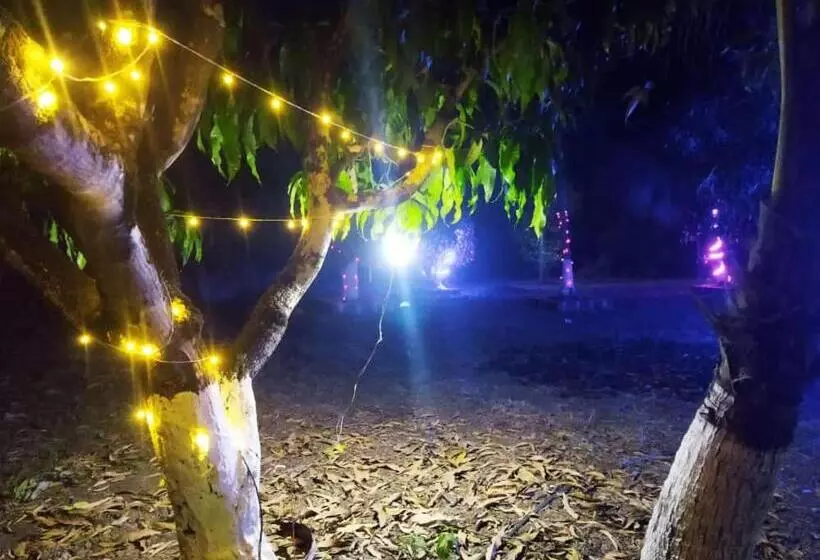 ホテル Pratik Mango Farm House