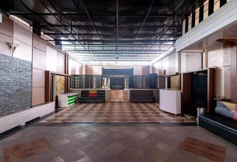 Hotelli Reddoorz Near Universitas Simalungun Pematangsiantar