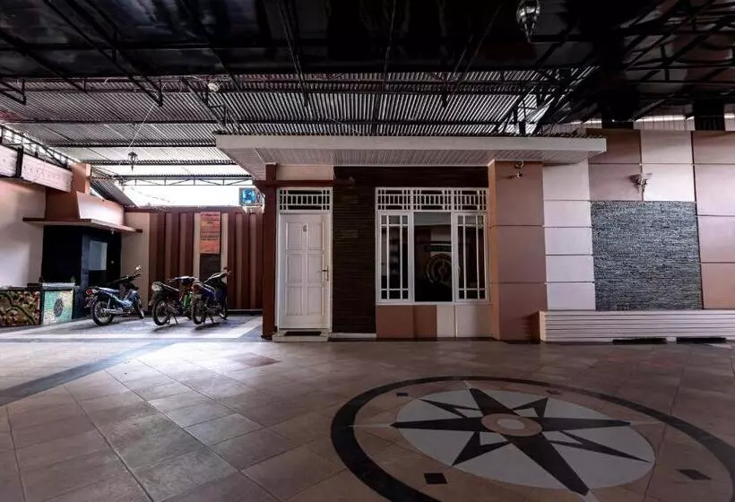 Hotelli Reddoorz Near Universitas Simalungun Pematangsiantar