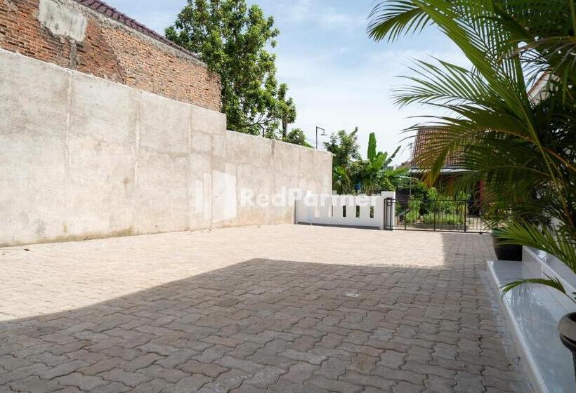 Hotell Sanama Kostel 2 Syariah Mitra Reddoorz