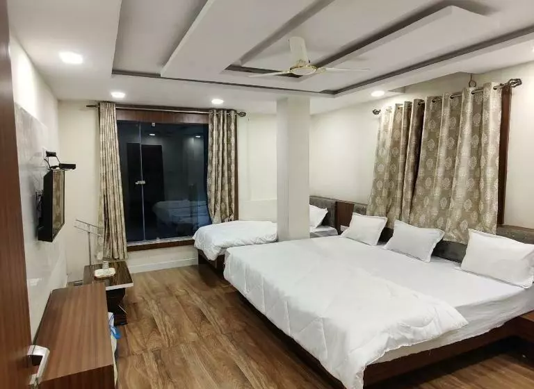 Hotelli Shreeji Residency