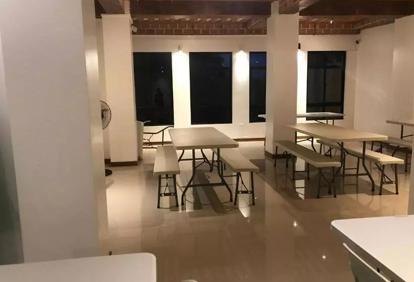 ホテル The Somerset Inn & Restaurant