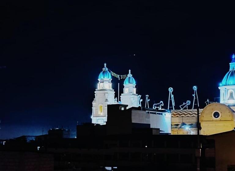 Pension Nice Hostal El Quinche