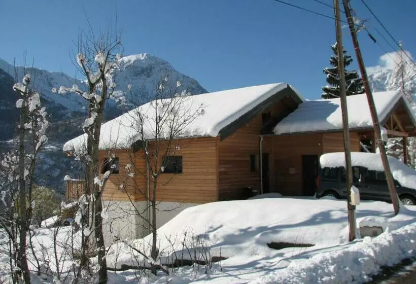 Aamiaismajoitus (B&B) Chalet De L Infernet