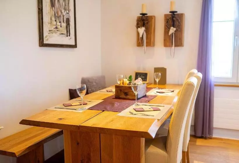 Aamiaismajoitus (B&B) Gästehaus Aemisegg