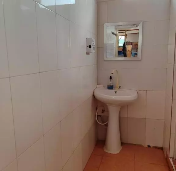 Aamiaismajoitus (B&B) Kwa Mzushi Garden