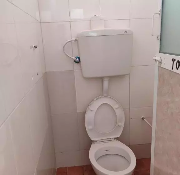 Aamiaismajoitus (B&B) Kwa Mzushi Garden