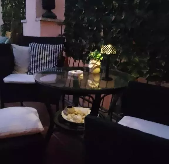 تختخواب و صبحانه La Mansarda Suite
