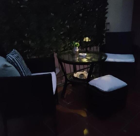 تختخواب و صبحانه La Mansarda Suite