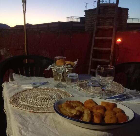 تختخواب و صبحانه La Mansarda Suite