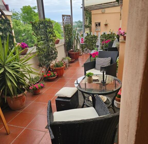 تختخواب و صبحانه La Mansarda Suite