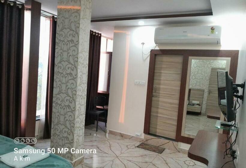 Hotel 7th Heaven Sonari