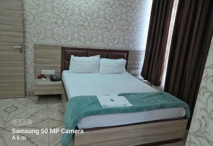 Hotel 7th Heaven Sonari