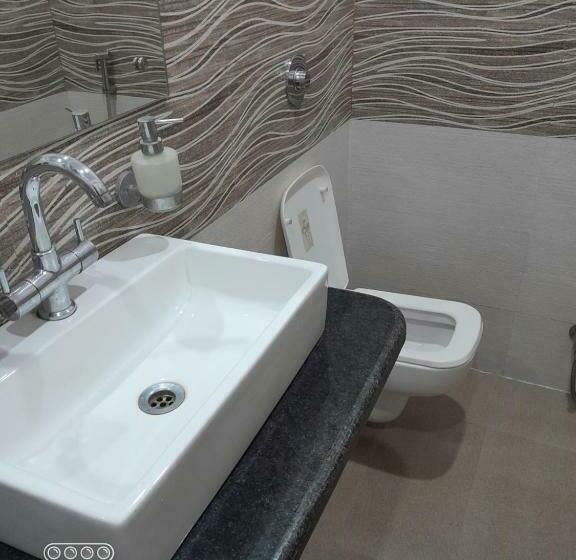 Hotel 7th Heaven Sonari