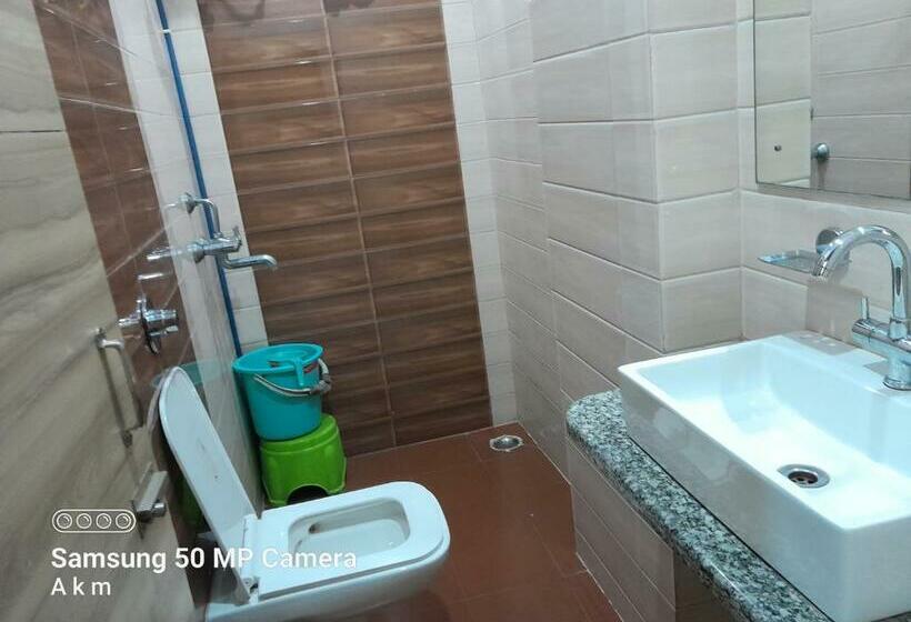 Hotel 7th Heaven Sonari