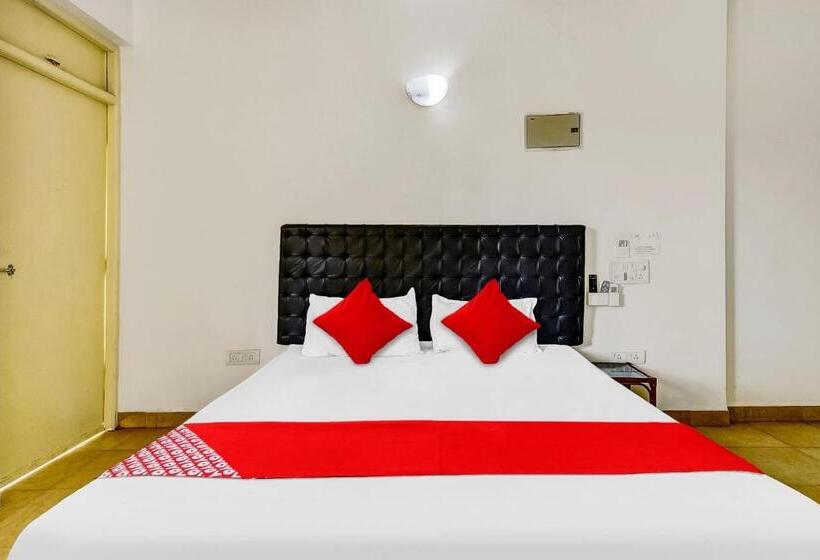 בית מלון כפרי Flagship Colva Beachside Resort