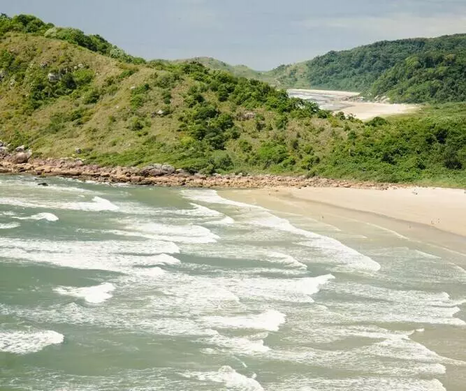 هتل Ilha Do Mel Lodges