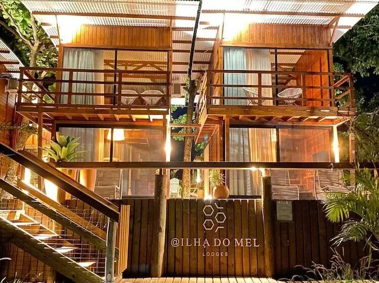 هتل Ilha Do Mel Lodges