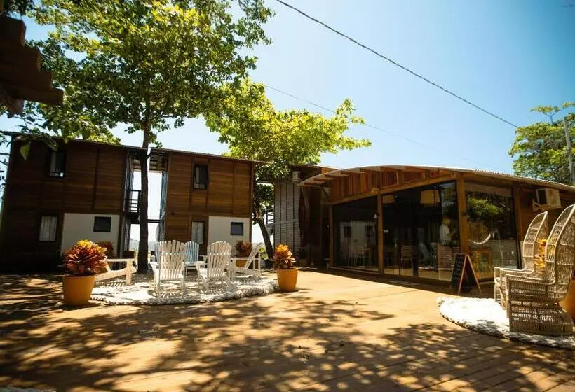 هتل Ilha Do Mel Lodges
