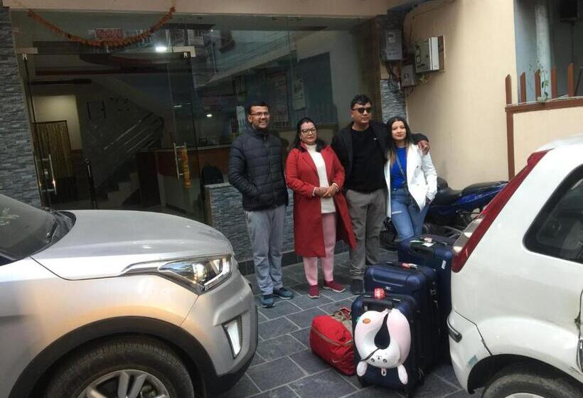 هتل Rajdhani Visit