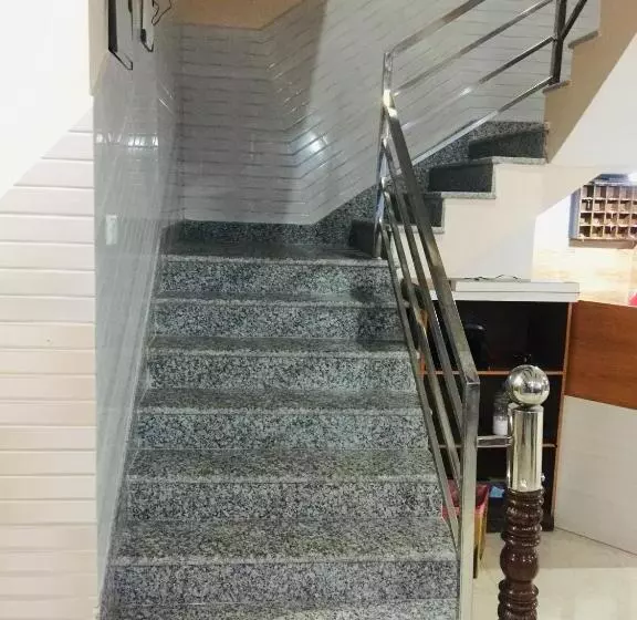 هتل Rajdhani Visit