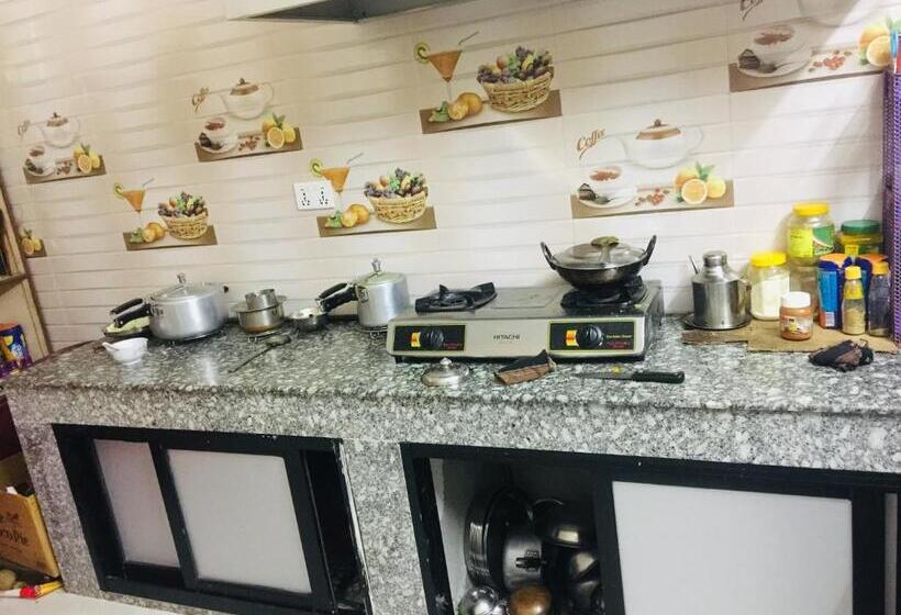 هتل Rajdhani Visit