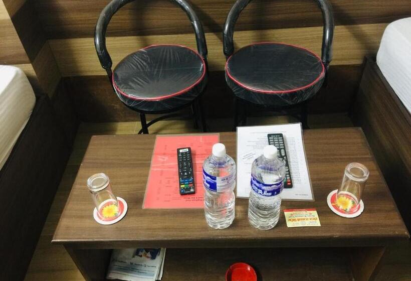 هتل Rajdhani Visit