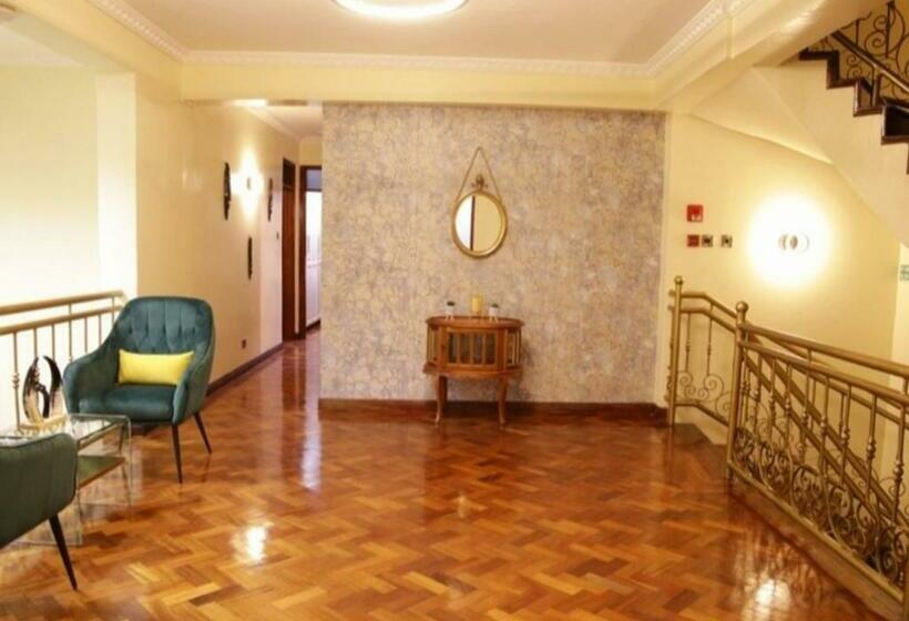 Hotel Smothers Suites And Restaurant