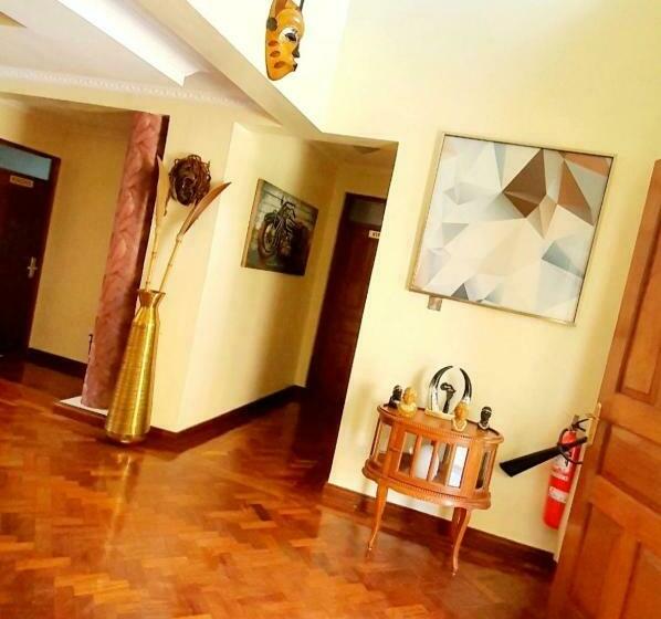 Hotel Smothers Suites And Restaurant