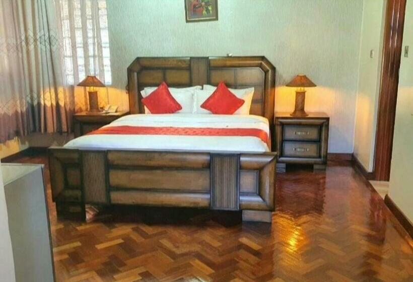 Hotel Smothers Suites And Restaurant