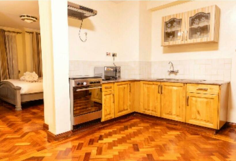 Hotel Smothers Suites And Restaurant