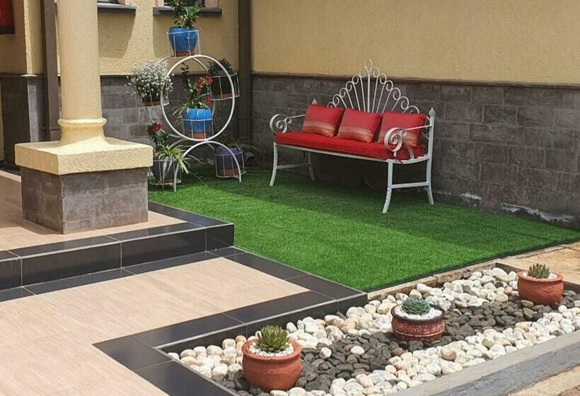 Hotel Smothers Suites And Restaurant