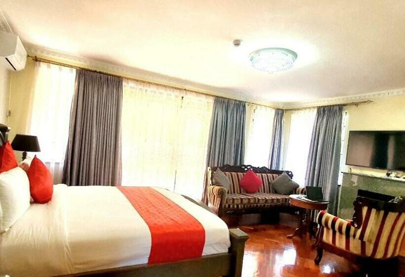 Hotel Smothers Suites And Restaurant