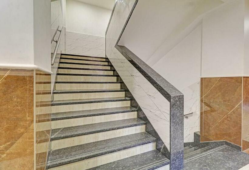 Отель Super Oyo Townhouse 1173 Vandana Residency