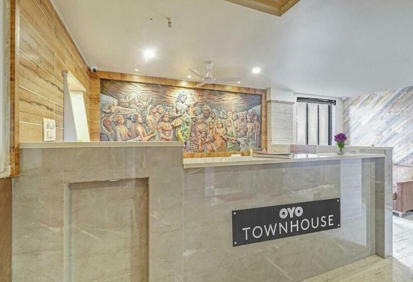 Отель Super Oyo Townhouse 1173 Vandana Residency