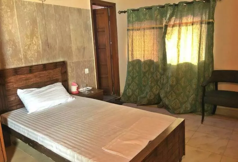 پانسیون Babar House