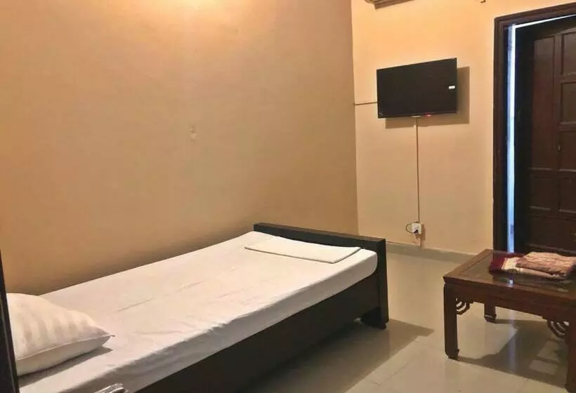 پانسیون Babar House