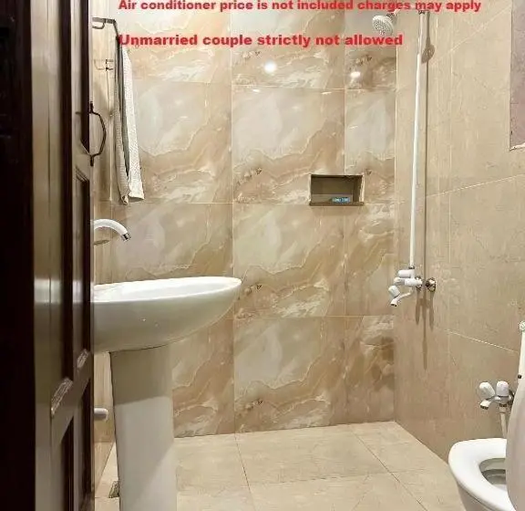 پانسیون Babar House