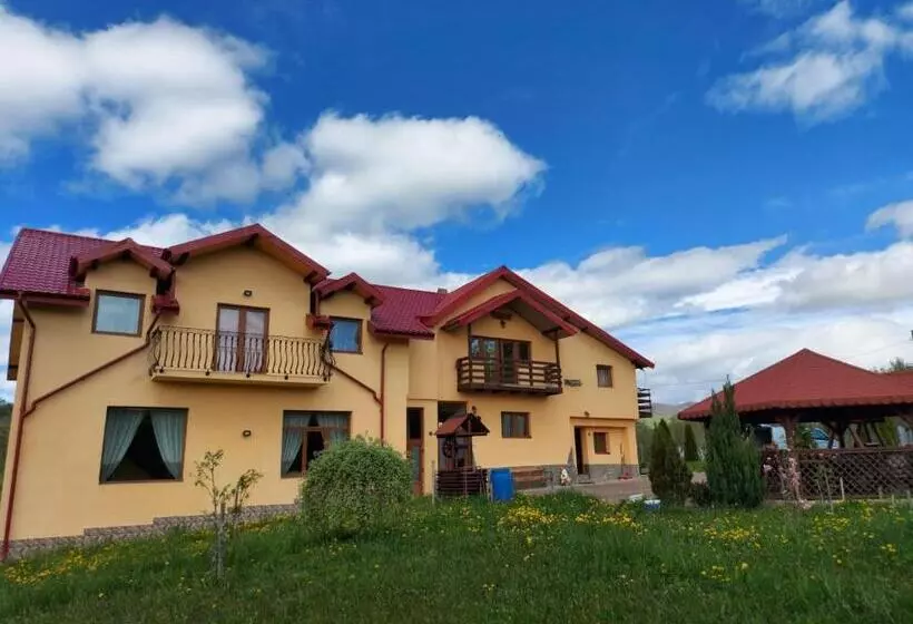 Majatalo Casa De Vacanta La Ticu