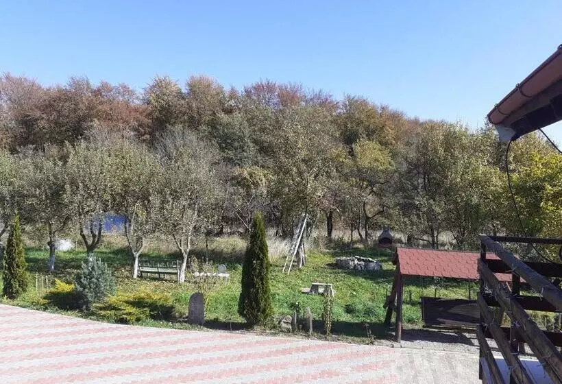 Majatalo Casa De Vacanta La Ticu