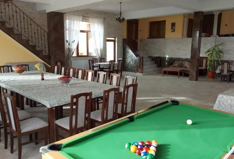 Majatalo Casa De Vacanta La Ticu