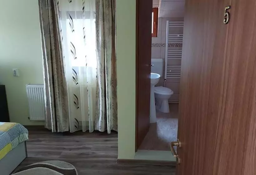 Majatalo Casa De Vacanta La Ticu