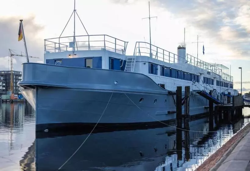 Retkeilymaja Arcona   übernachten Auf Dem Wasser   Direkt Am Bontekai