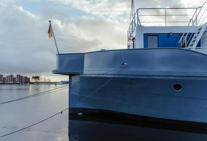 فندق صغير Arcona   übernachten Auf Dem Wasser   Direkt Am Bontekai